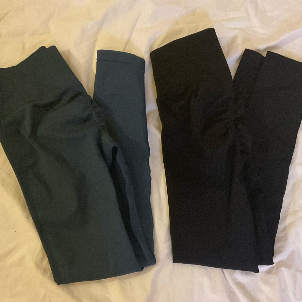 2 Pair Scrunch Butt Leggings